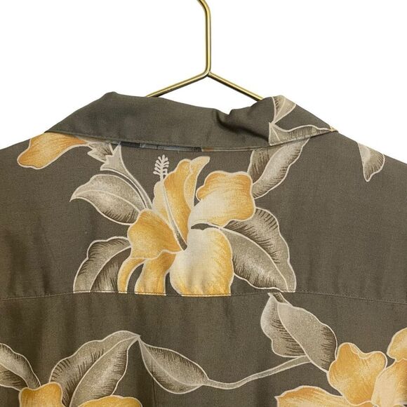 Tommy Bahama Rayon Floral Hawaiin Button-Down Short Sleeve Shirt Size Large - Picture 8 of 9